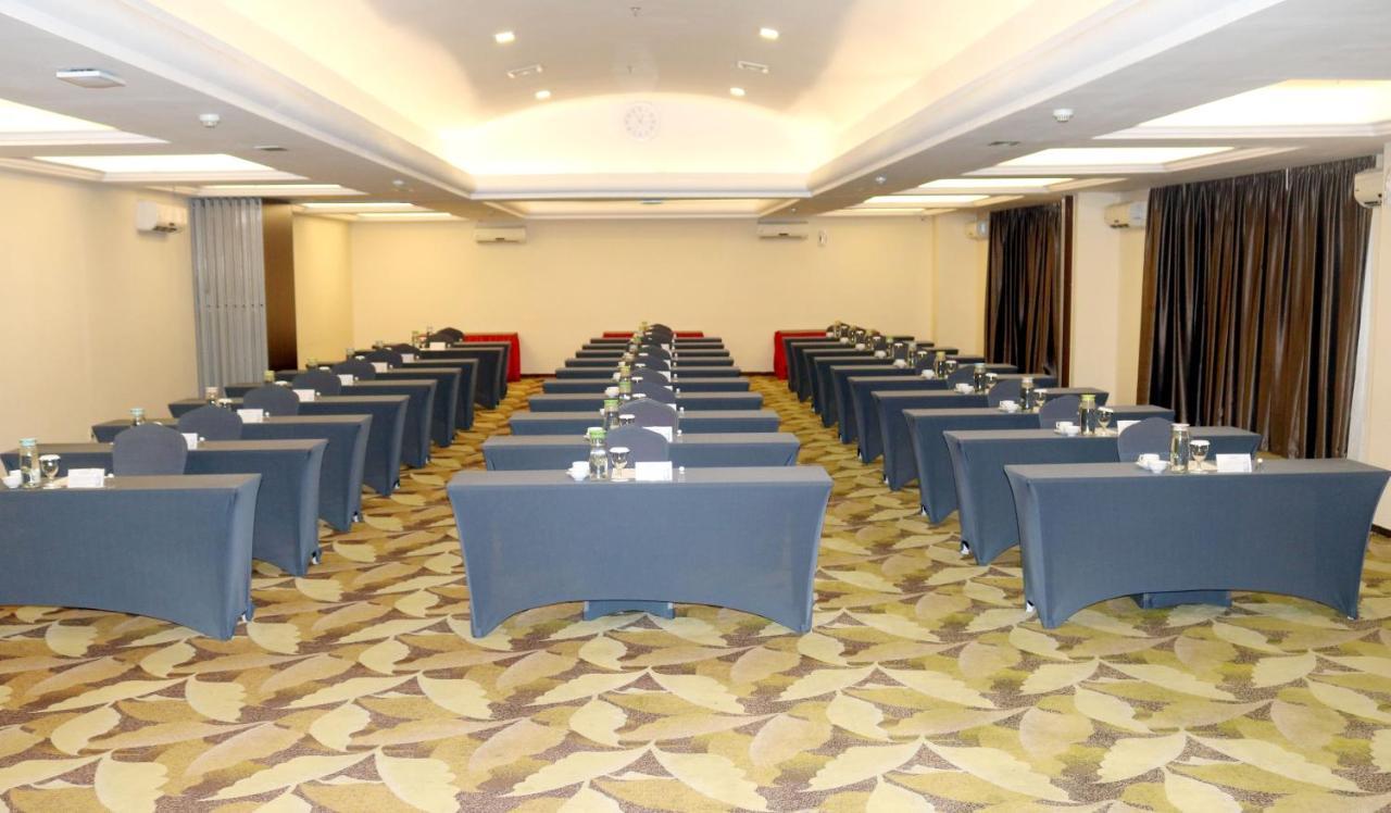 Aston Inn Gideon Batam Nagoya Exterior photo