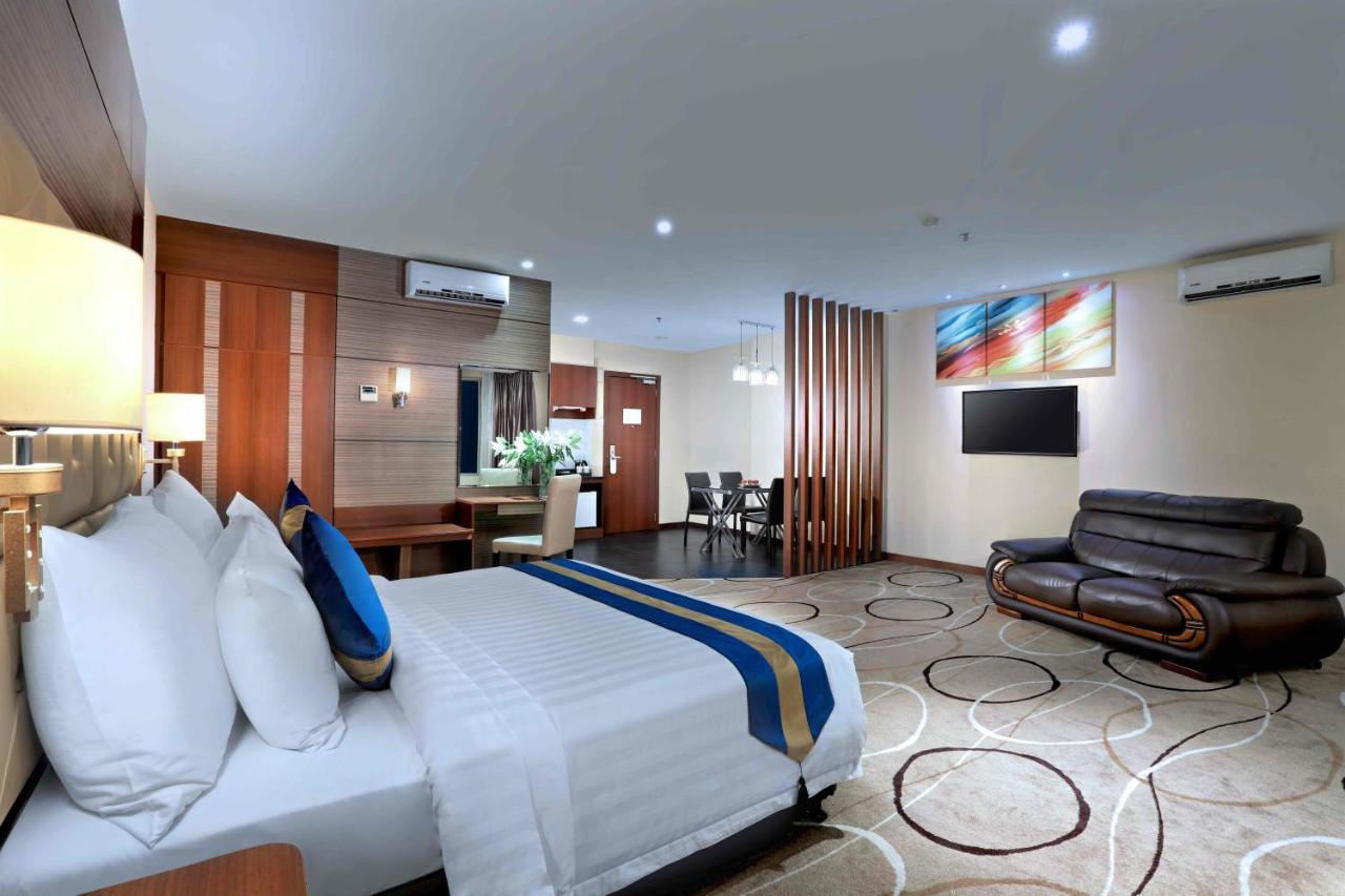 Aston Inn Gideon Batam Nagoya Exterior photo